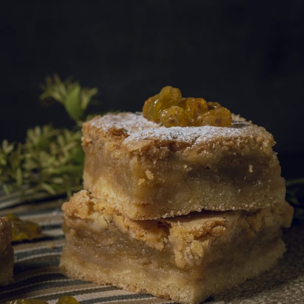 tasty-raisin-pie-with-black-background